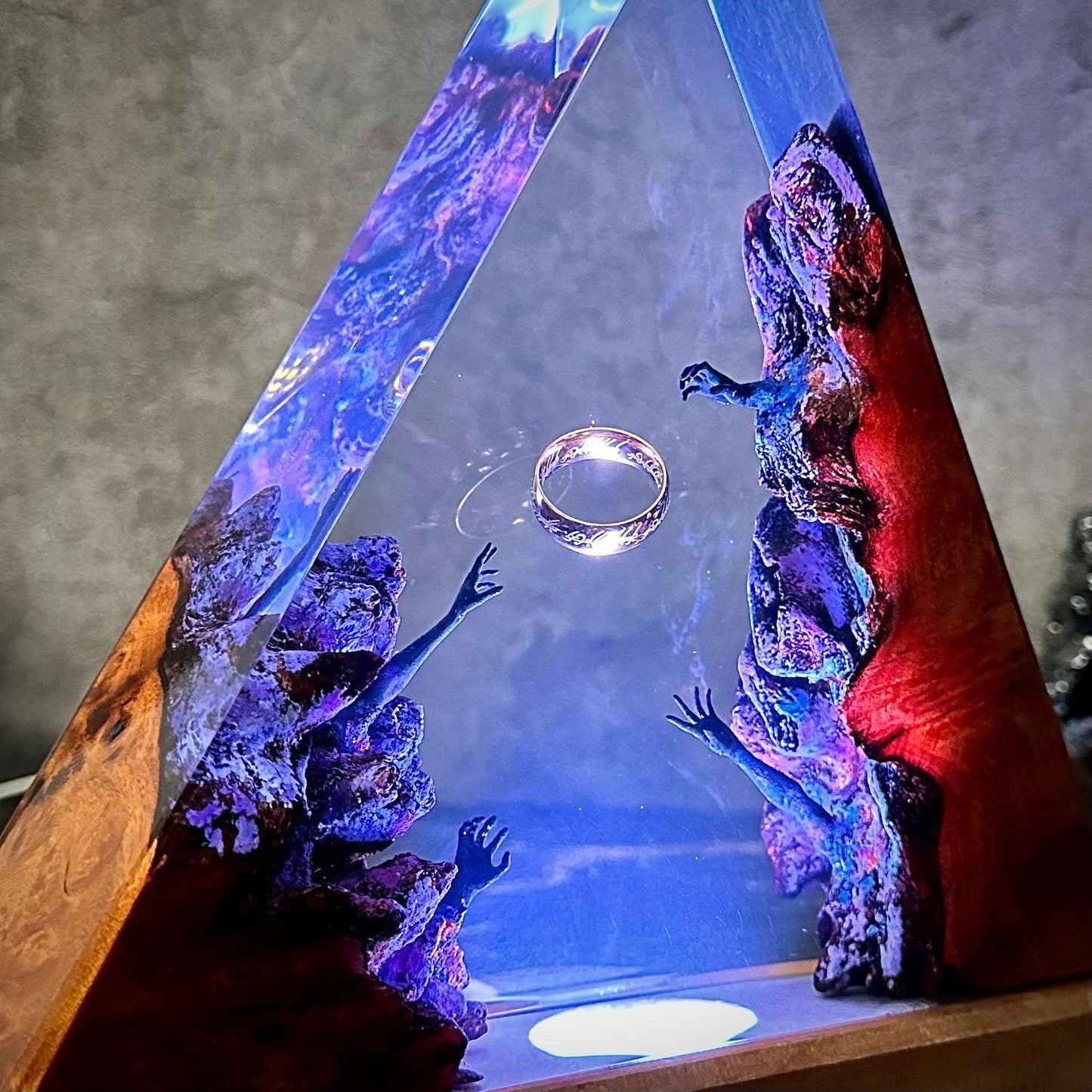 The Lord of the Rings Handmade Diorama Lamp