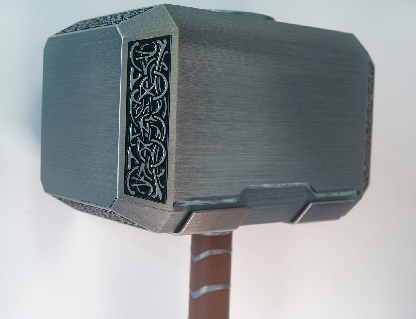 1:1 Thor Hammer Display Wall Mount