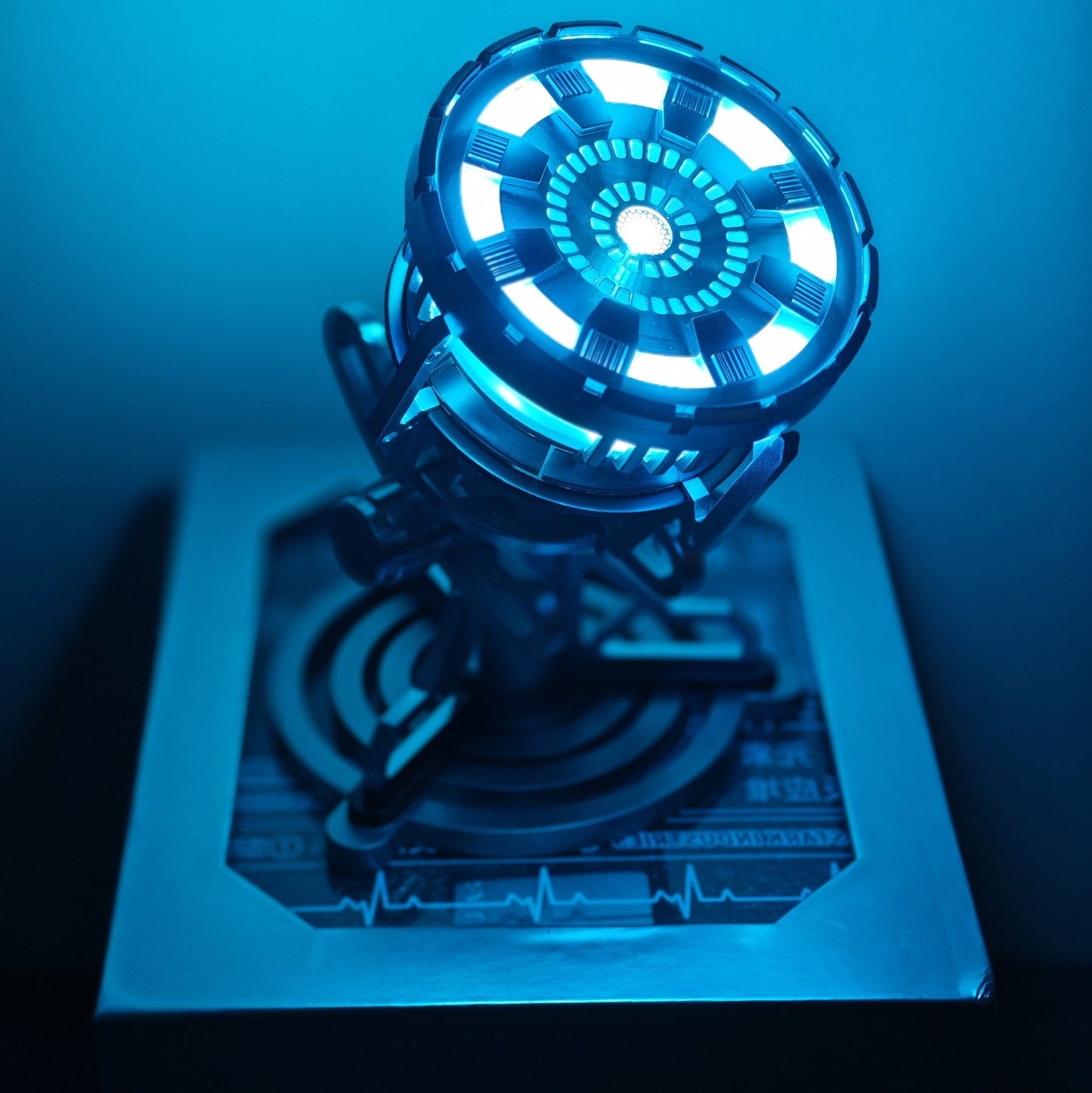 Iron Man MK6 Arc Reactor With Replaceable Palladium Core Disc