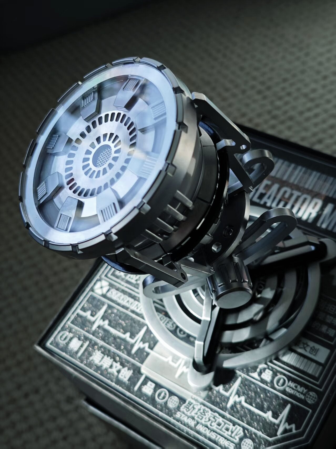 Iron Man MK6 Arc Reactor With Replaceable Palladium Core Disc