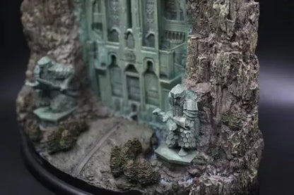 The Lord of the Rings The Gate of The Lonely Mountain Resin Statue