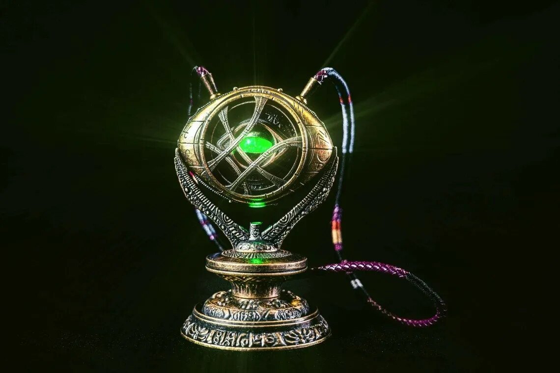 HCMY Dr Strange Eye of Agamotto Matel Light - up Necklace - GeekReplicas