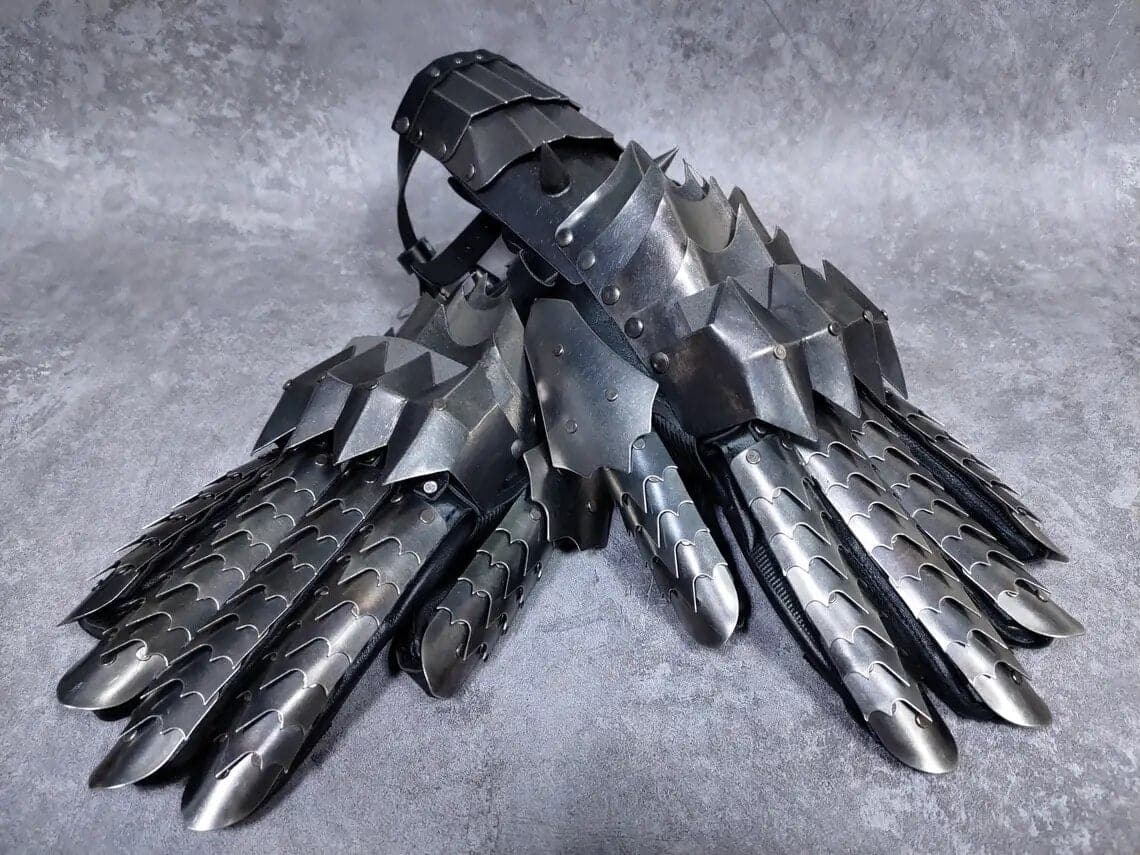 The Lord of the Rings Witch King Wearable Metal Gauntlets Medieval Armor - GeekReplicas