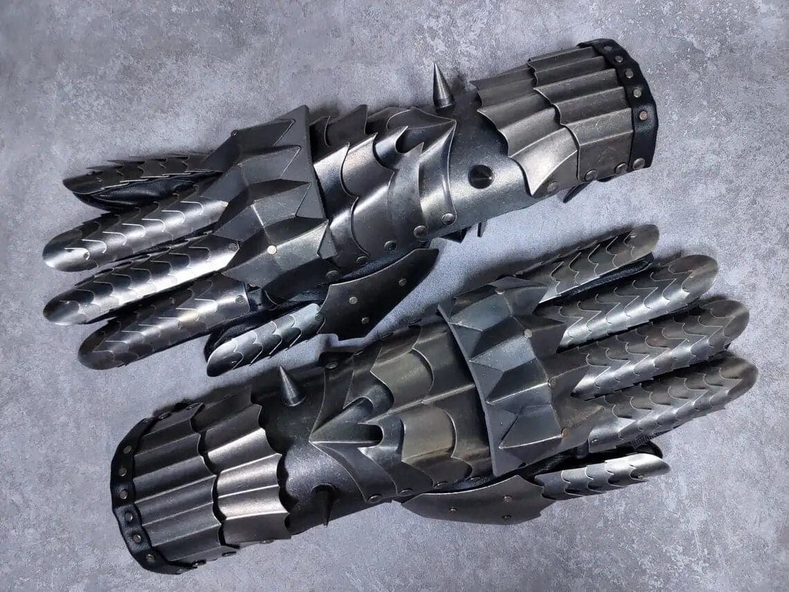 The Lord of the Rings Witch King Wearable Metal Gauntlets Medieval Armor - GeekReplicas