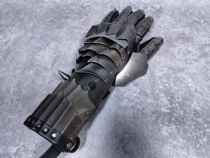 The Lord of the Rings Witch King Wearable Metal Gauntlets Medieval Armor - GeekReplicas