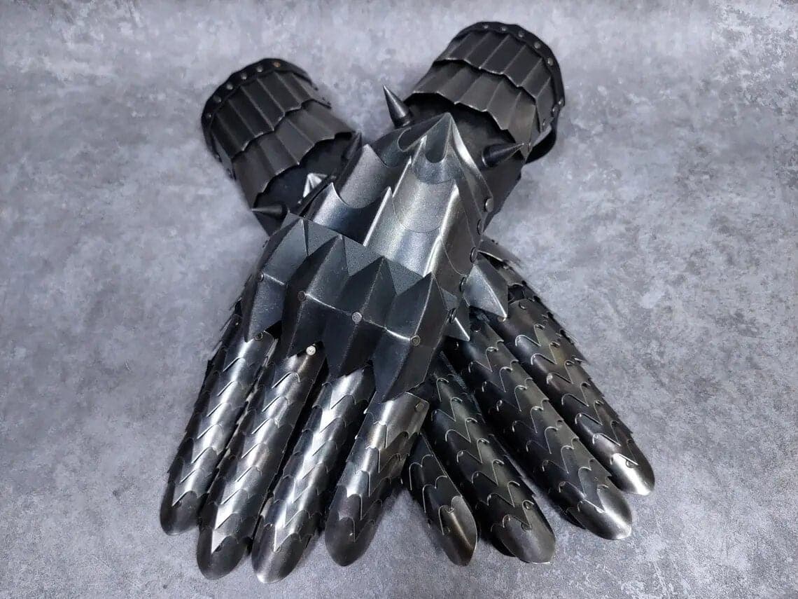 The Lord of the Rings Witch King Wearable Metal Gauntlets Medieval Armor - GeekReplicas